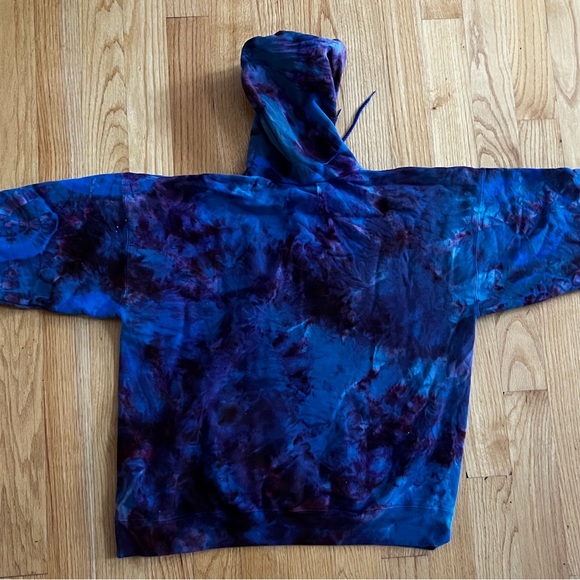 Custom tie dye on XL Hanes heavyweight hooded sweatshirt - Picture 3 of 4
